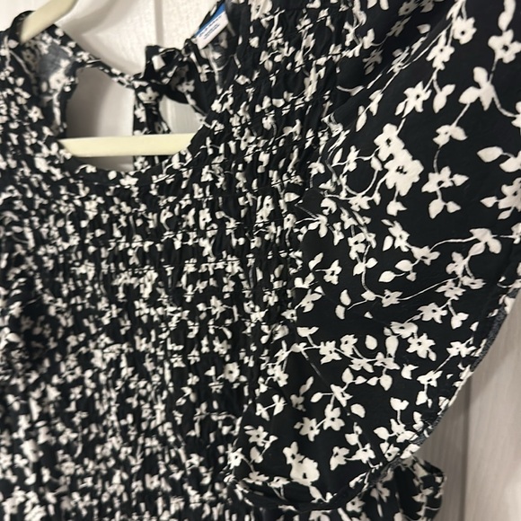 Old Navy Fit & Flare Flutter-Sleeve Tiered Smocked Midi Dress for Women - Picture 4 of 9